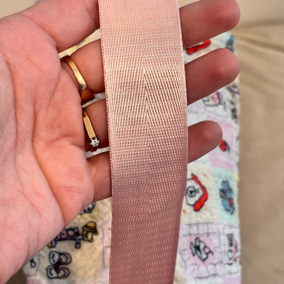 Hello Kitty Quilted Mini Zippered Handbag NEW - Picture 6 of 9